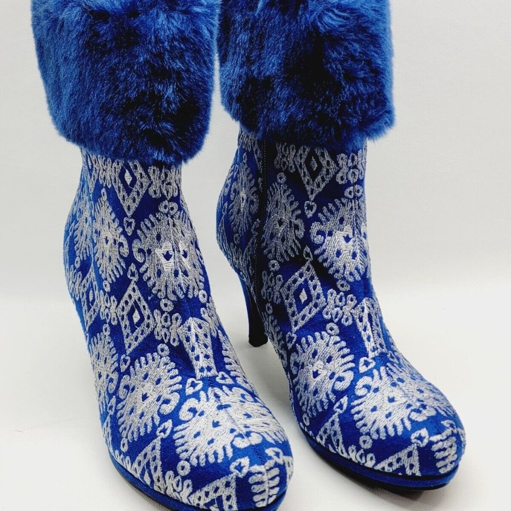 ASHRO Boots Women's 10M Blue Silver Embroidered Faux Fur 3" Heel GUC